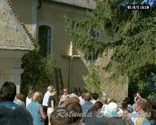 rotunda 2001 08 mv