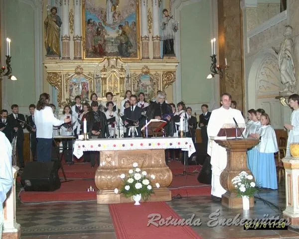 rotunda 2002 04 06