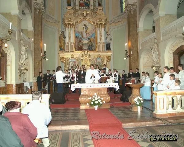 rotunda 2002 04 06