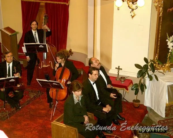 rotunda 2002 06