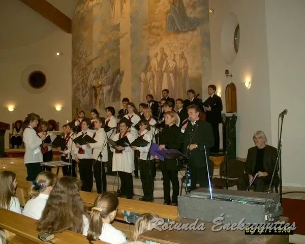 rotunda 2002 12 01