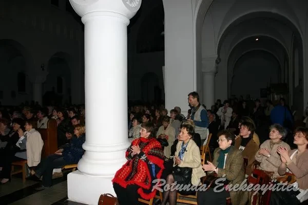 rotunda 2005 04 08
